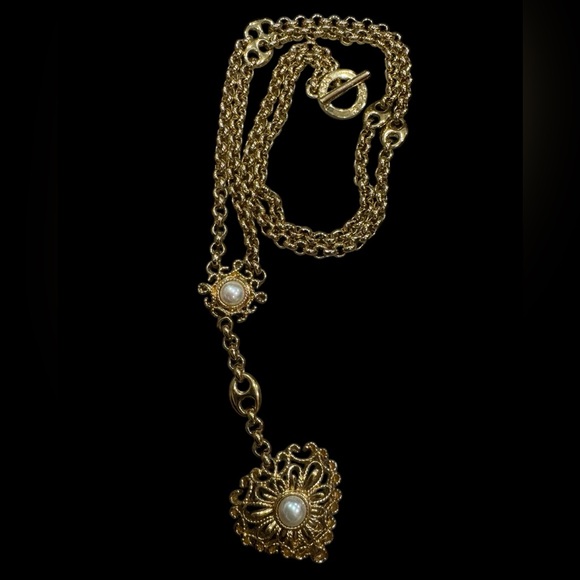 Nina Ricci Vintage Gold Heart Pendant Necklace with Pearls